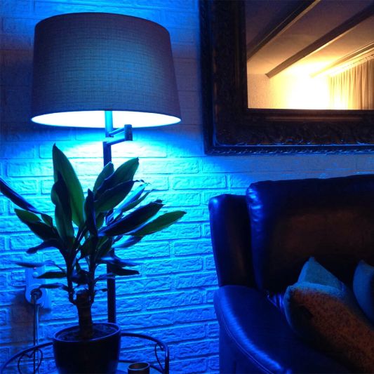 Tuya slimme led lamp 5 watt - E14 fitting - RGBWW Multicolor en Wit