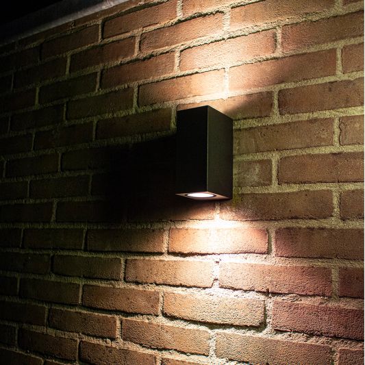 Zwarte up down wandlamp voor buiten met Zigbee GU10 spot - Recht
