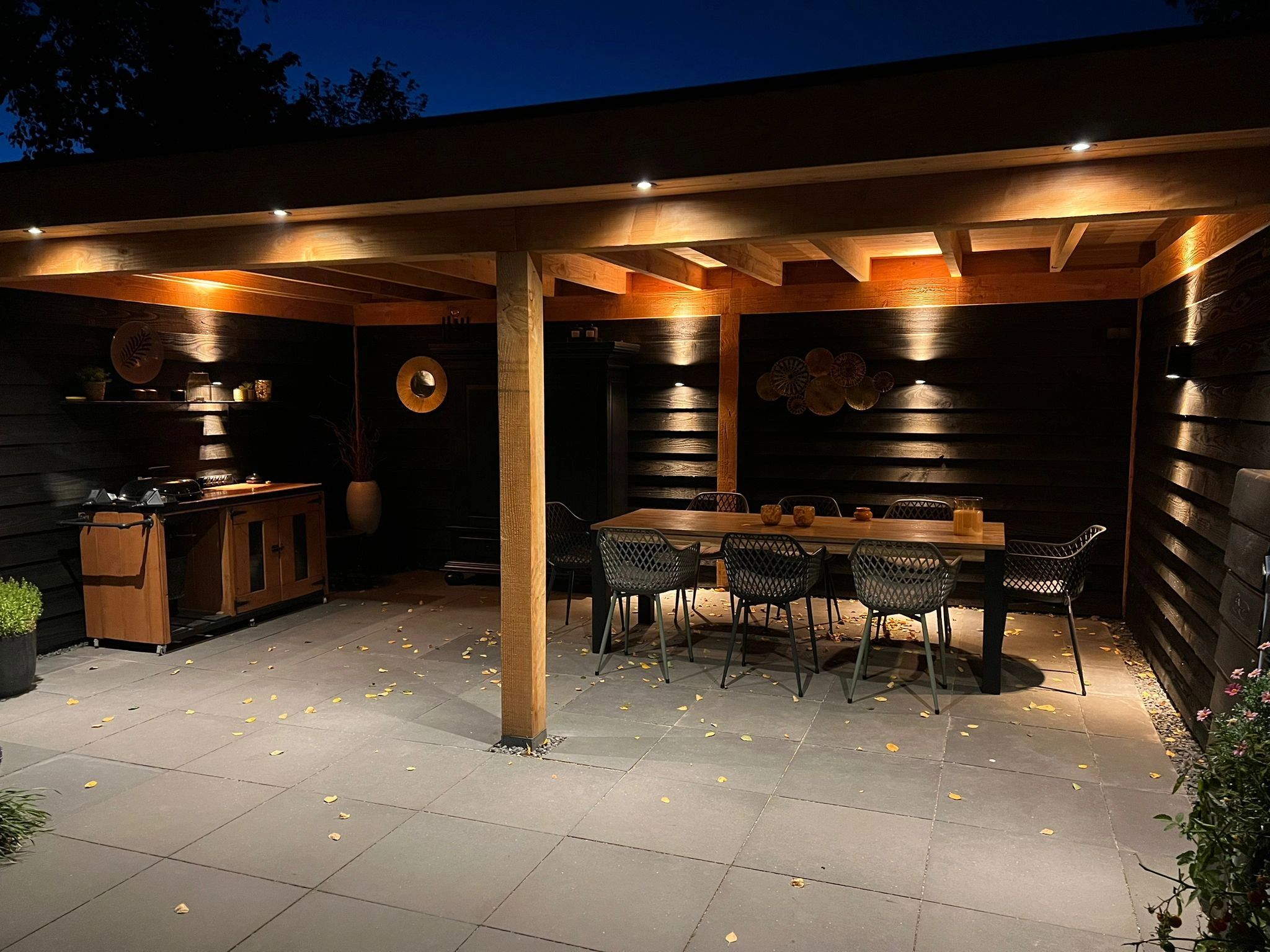 Zwarte up down wandlamp voor buiten met Zigbee GU10 spot - Recht