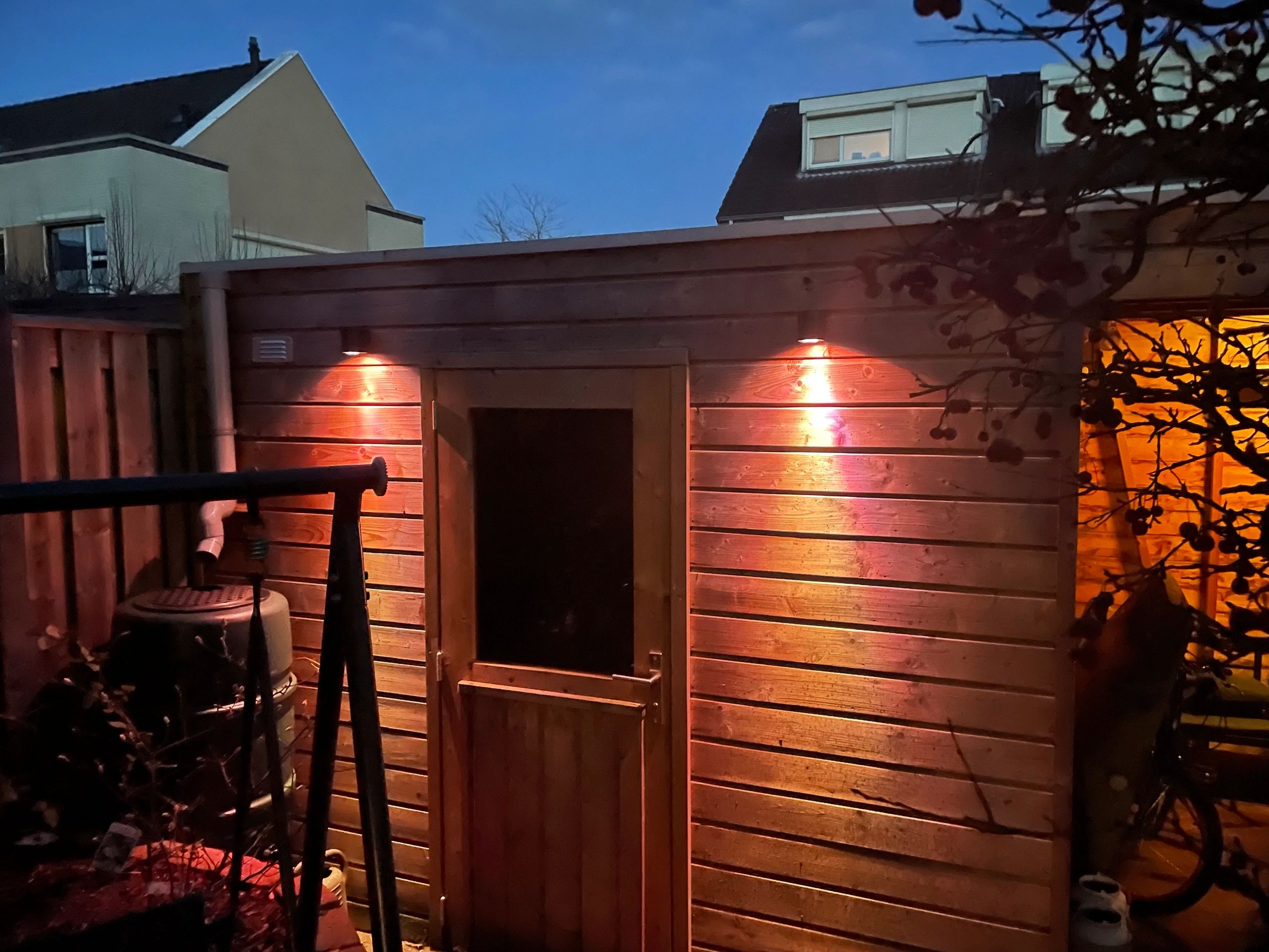 Zwarte wandlamp voor buiten met Zigbee GU10 spot - Rond