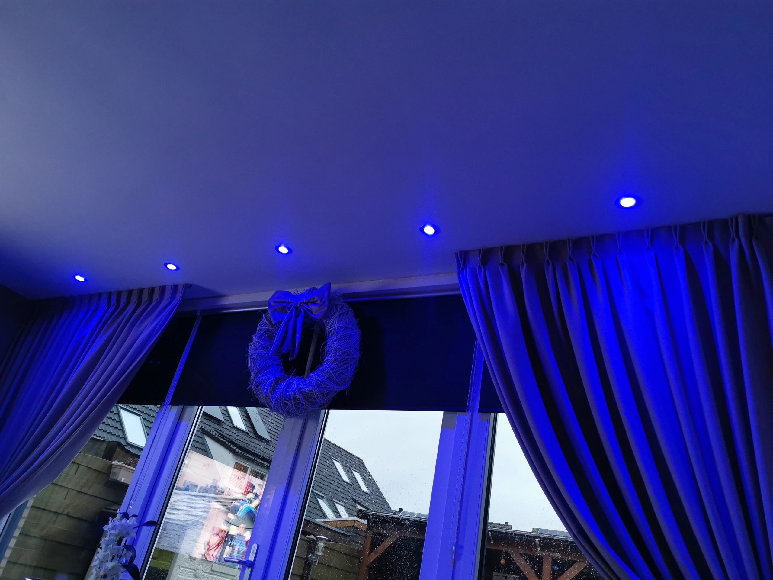 Wifi set met 1 tot 4 RGBW Led spots 4W GU10 fitting