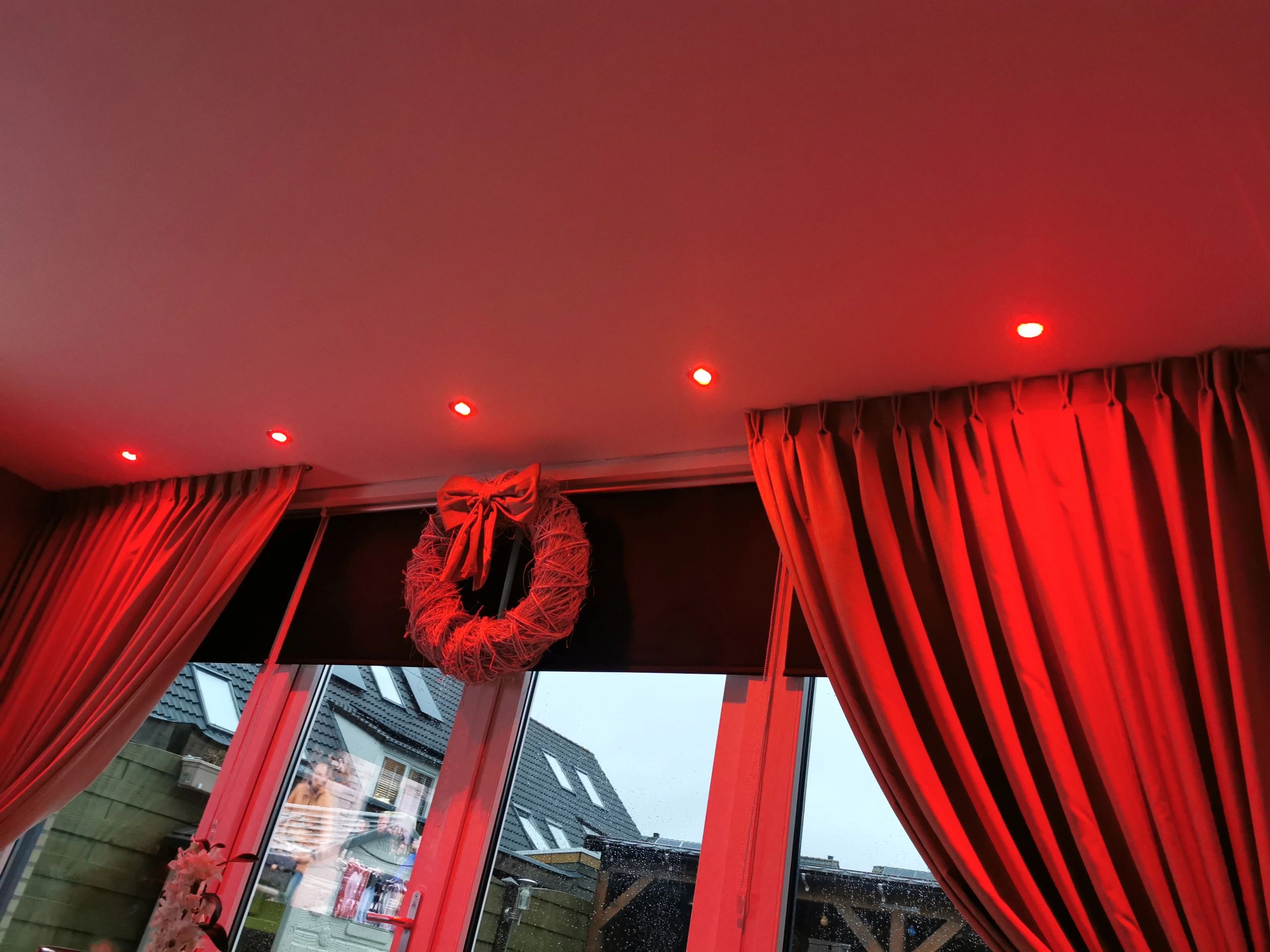 Wifi set met 1 tot 4 RGBW Led spots 4W GU10 fitting