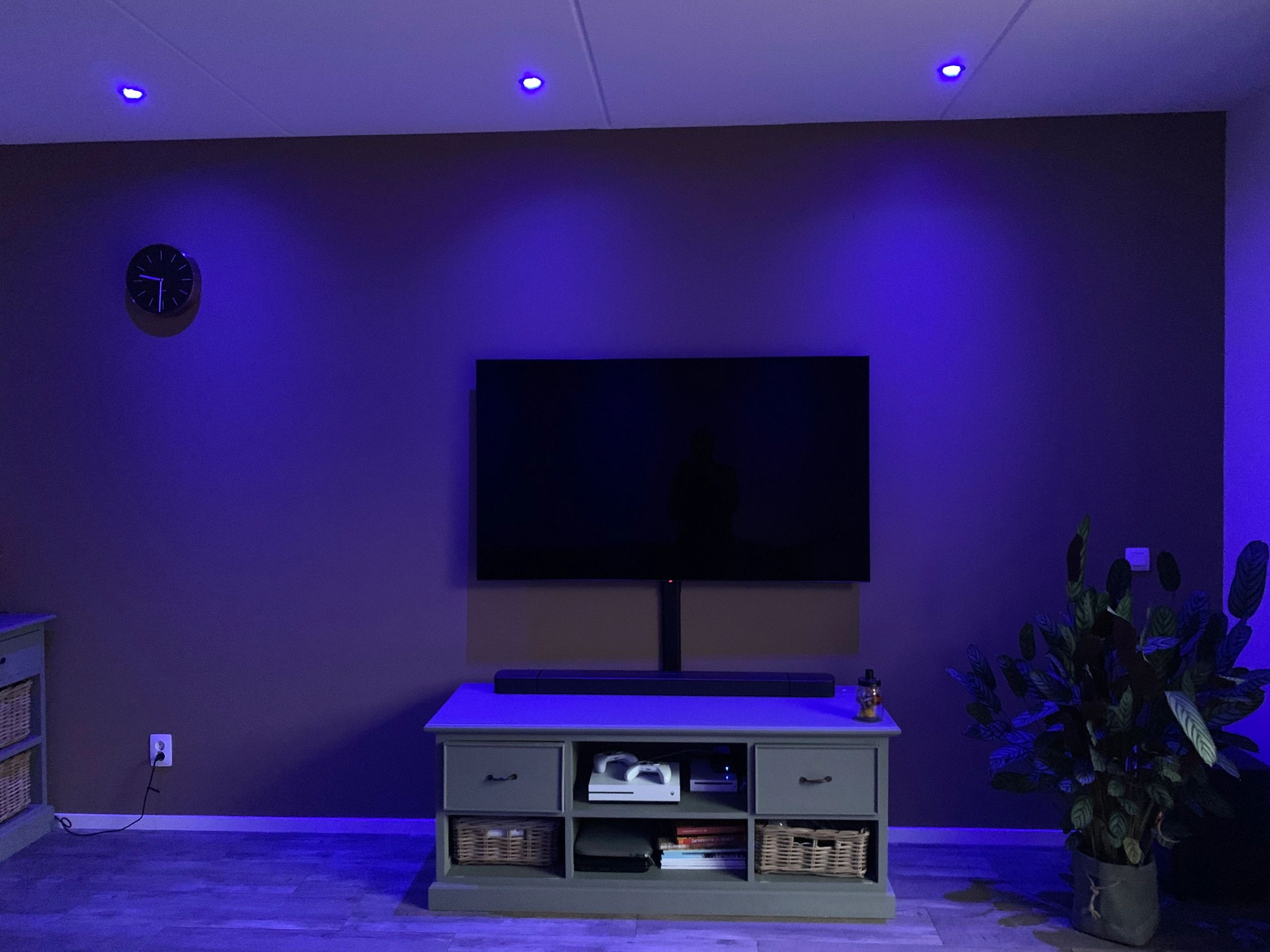 Wifi set met 1 tot 4 RGBW Led spots 4W GU10 fitting